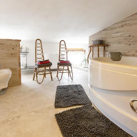 Gardabeds Adults Only Affittacamere Castelnuovo del Garda