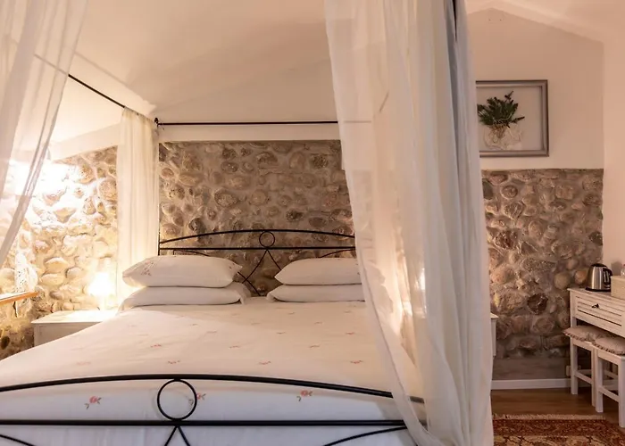 Gardabeds Adults Only